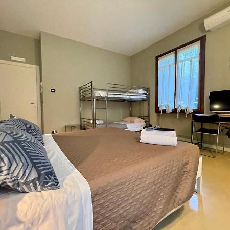 B&B Aurora Bergamo Bagian luar foto