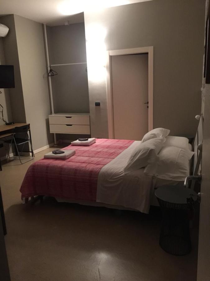 B&B Aurora Bergamo Bagian luar foto