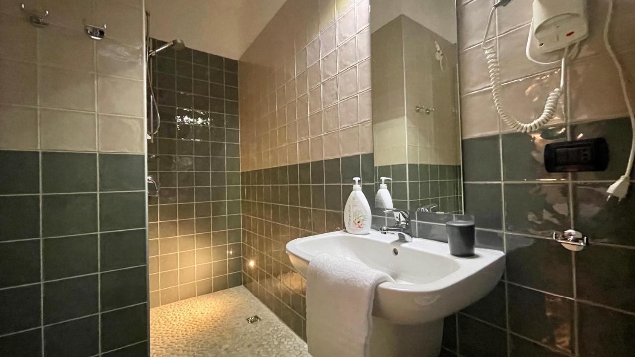 B&B Aurora Bergamo Bagian luar foto