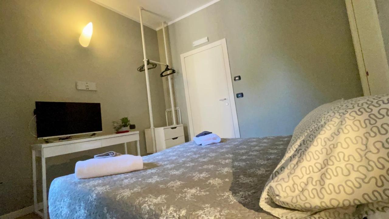 B&B Aurora Bergamo Bagian luar foto