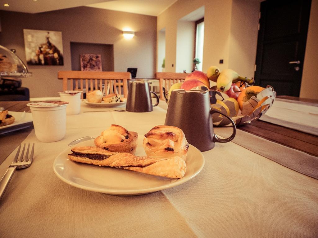 B&B Aurora Bergamo Bagian luar foto