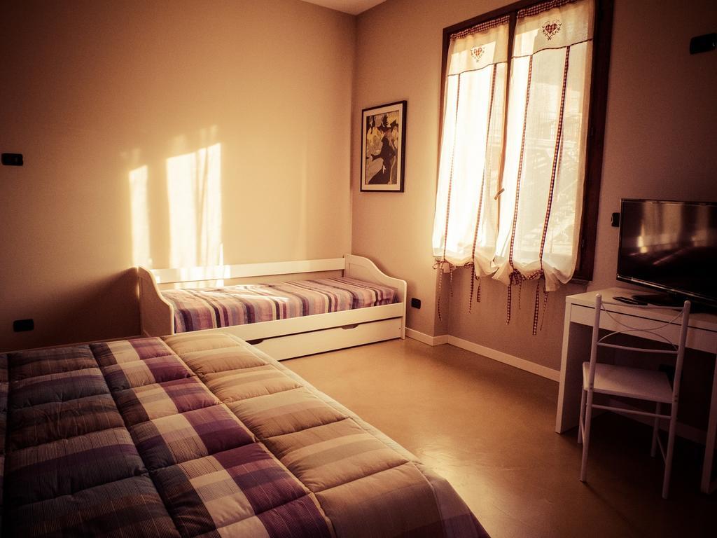 B&B Aurora Bergamo Ruang foto